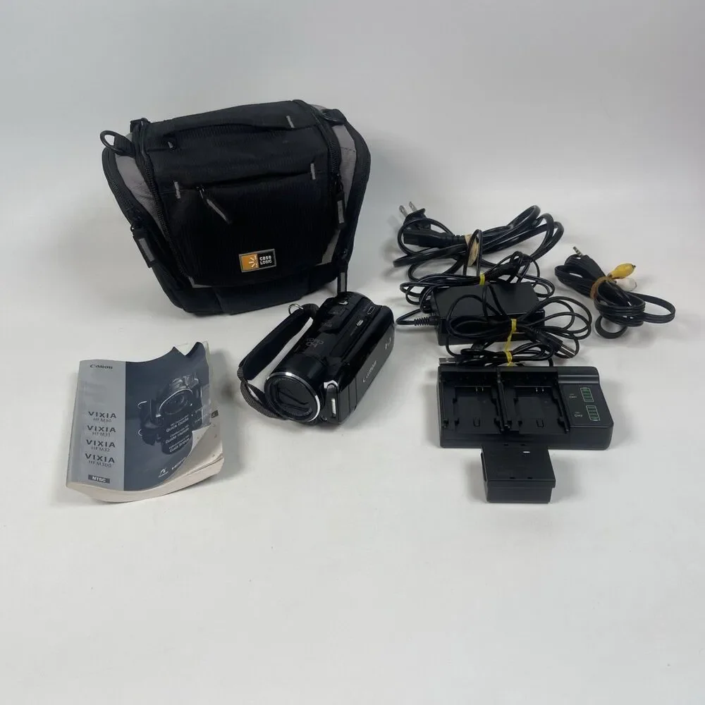 Canon VIXIA HF M32 Full HD 1080p AVCHD 64GB Flash Camcorder 15x W/ Extras Tested